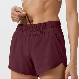 Lululemon 4” tracker short